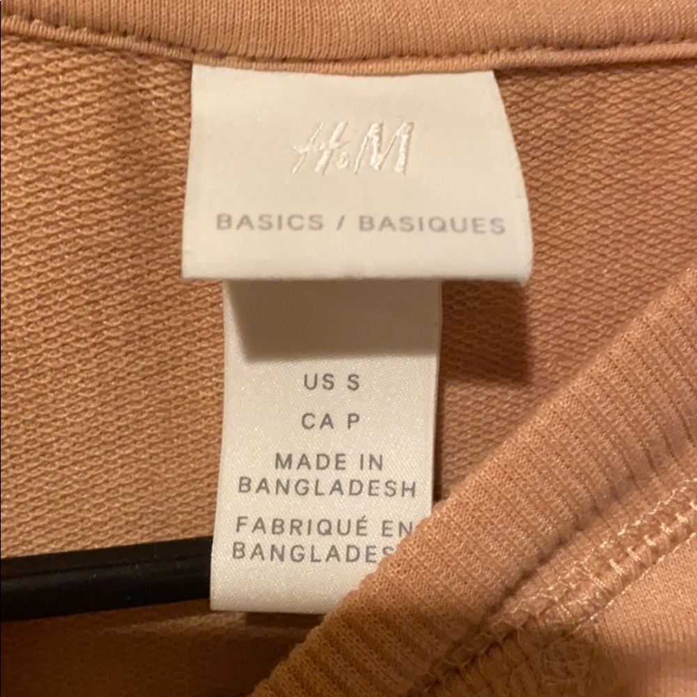 H&M Basic Tee - Picture 2 of 2